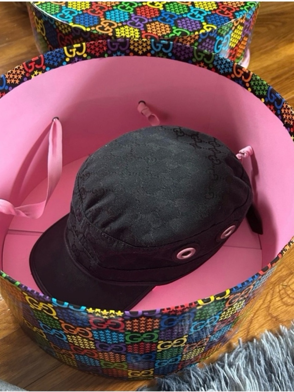 Gucci Multicolor GG Pattern Round Box with Pink Ribbon - Picture 4 of 4